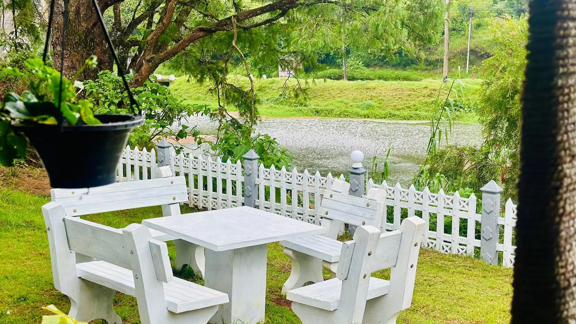 Lakeside Cottage By Clover Nuwara Eliya